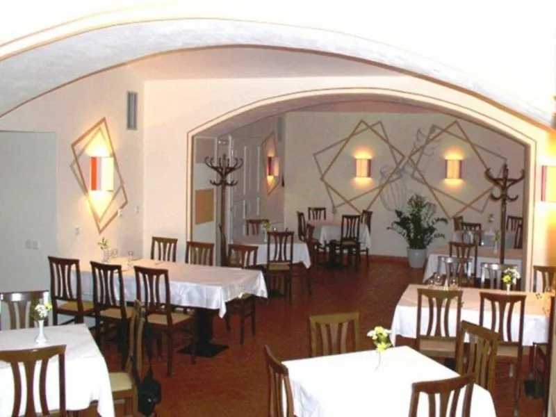 Louis Leger - Czech Leading Hotels Prague 4*,